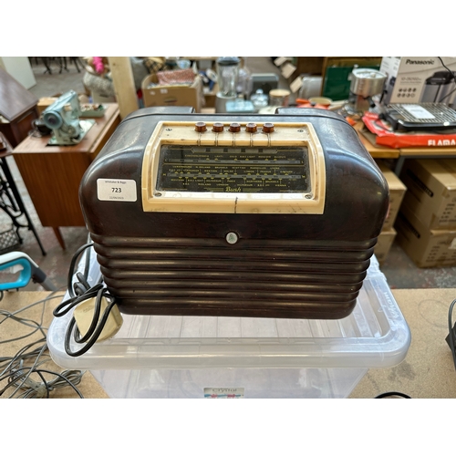 723 - A 1950s Bakelite cased Bush DAC.10 five-valve two-band table top radio