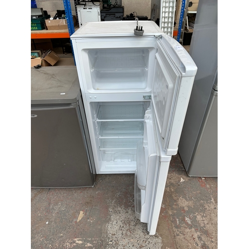 863 - A MFF48116W upright fridge freezer - approx. 112cm high