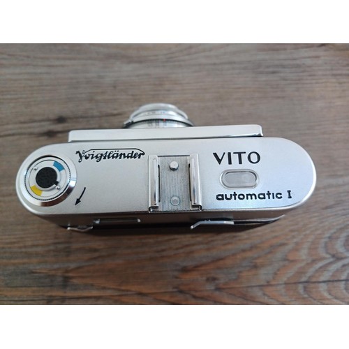 685 - A cased 1960s Voigtländer Vito Automatic I 35mm viewfinder camera fitted with Lanthar 2.8/50 lens an... 