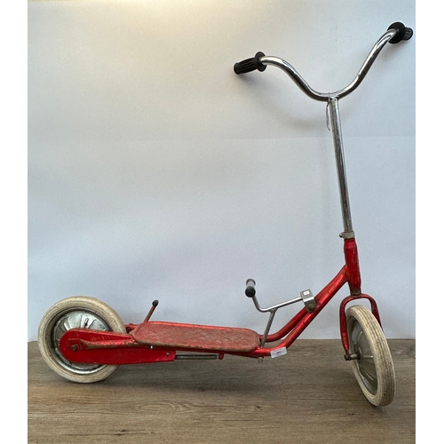 463 - A mid 20th century Judex pedal scooter