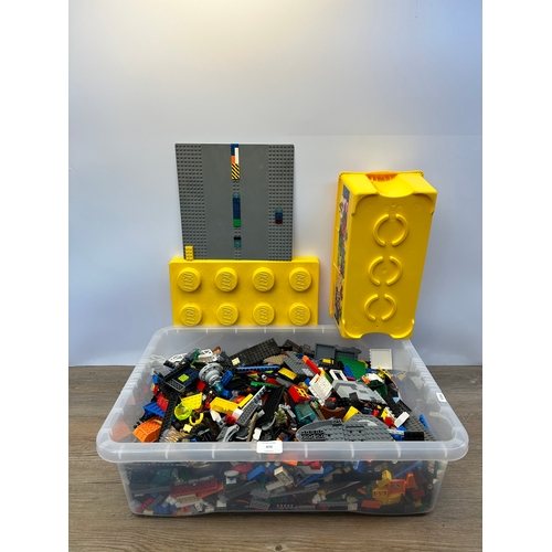 470 - A collection of various Lego