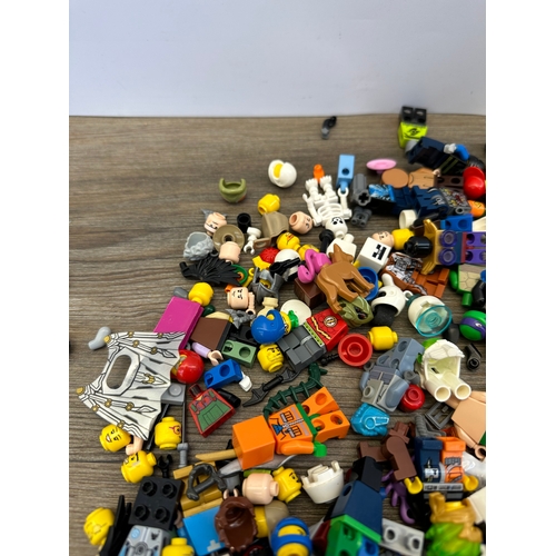 472 - A large collection of various Lego figurines