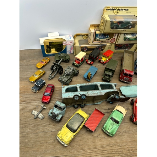 478 - A collection of boxed and unboxed vintage die cast model vehicles to include Dinky Toys Bedford Pull... 