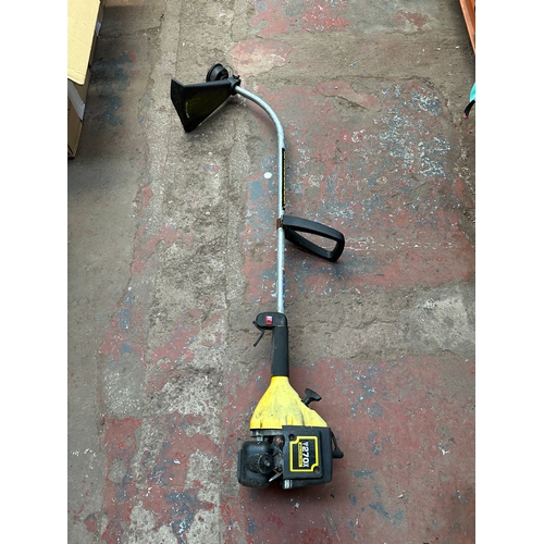 902 - A McCulloch MT270X petrol strimmer