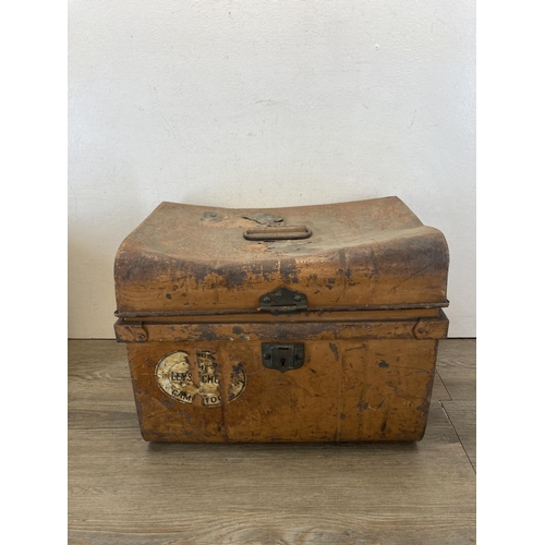 423 - Two late 19th/early 20th century metal storage boxes, one hat box and one dome top