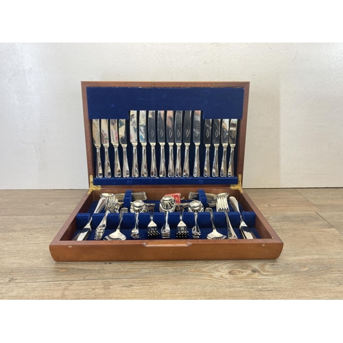 434 - A cased Housley International House of Fraser exclusive stainless steel cutlery set