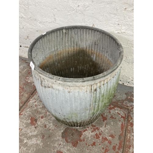 451 - A vintage galvanised dolly tub