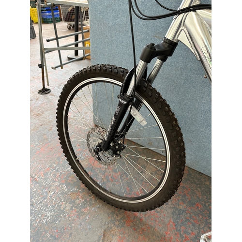 879 - A Dawes XC1.4 disc mountain bike with 6061 18