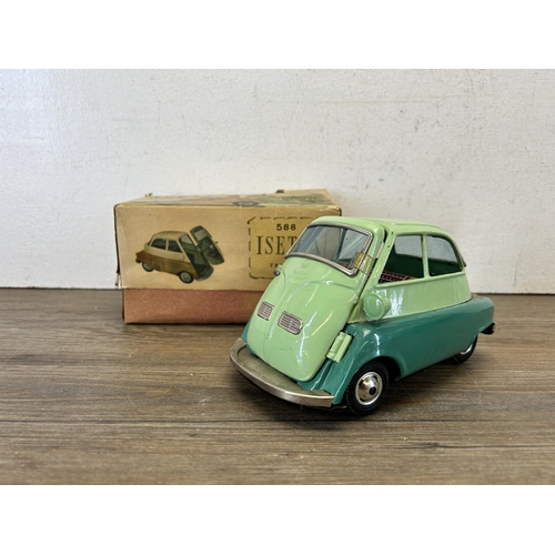 485 - A vintage boxed Isetta 588 friction tin plate model vehicle