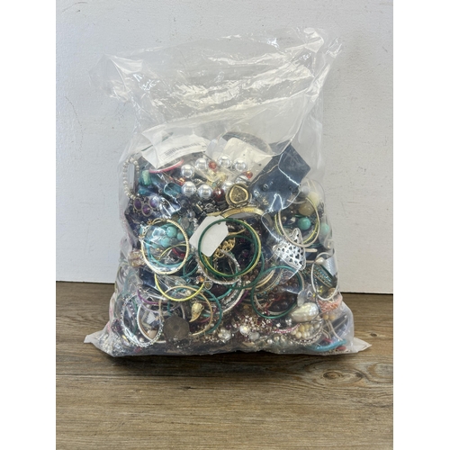 501 - Approx. 10kg of assorted costume jewellery