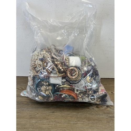 504 - Approx. 10kg of assorted costume jewellery