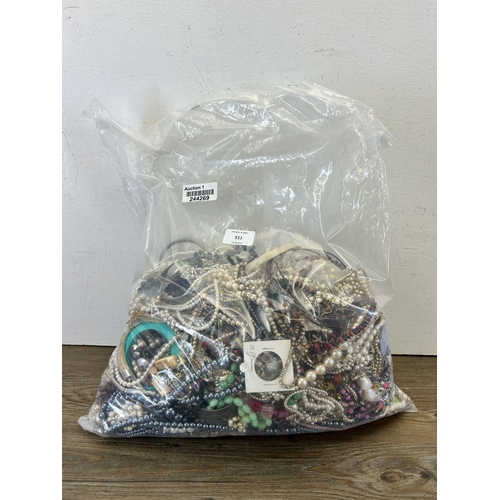 511 - Approx. 10kg of assorted costume jewellery