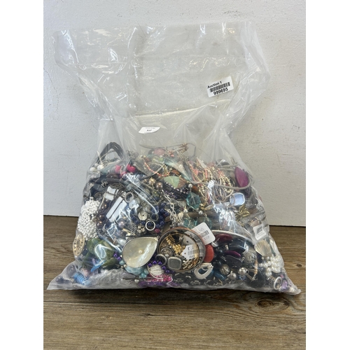 512 - Approx. 10kg of assorted costume jewellery