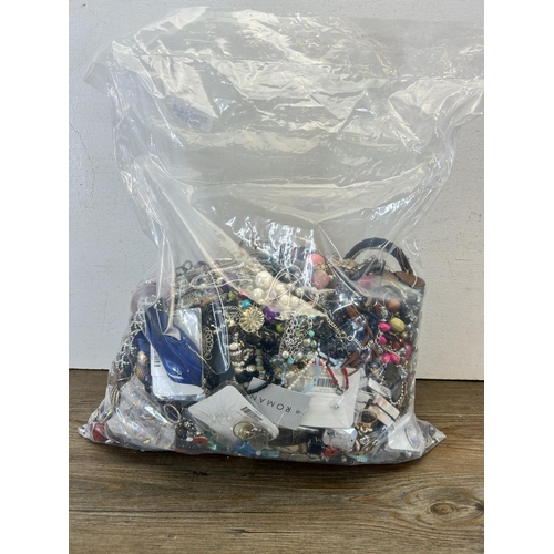 512 - Approx. 10kg of assorted costume jewellery