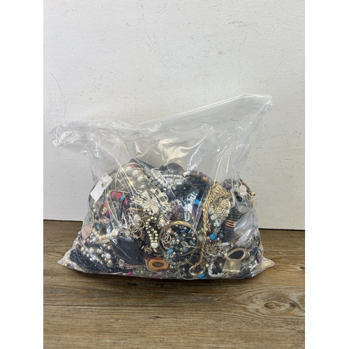 518 - Approx. 10kg of assorted costume jewellery