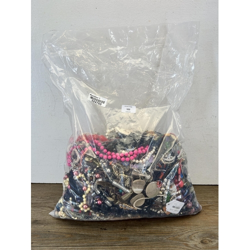 522 - Approx. 10kg of assorted costume jewellery