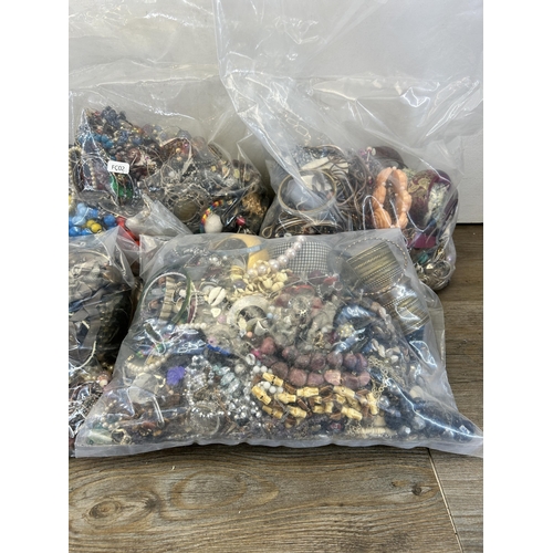 532 - Approx. 20kg of costume jewellery