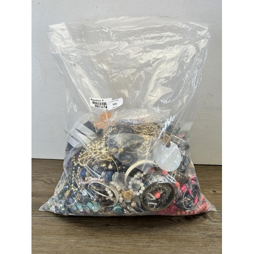 555 - Approx. 10kg of assorted costume jewellery