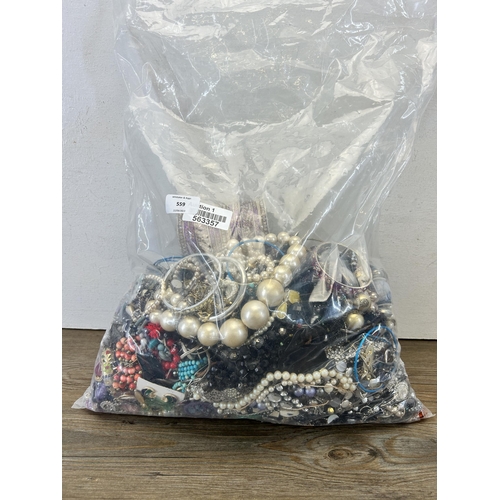 559 - Approx. 10kg of assorted costume jewellery