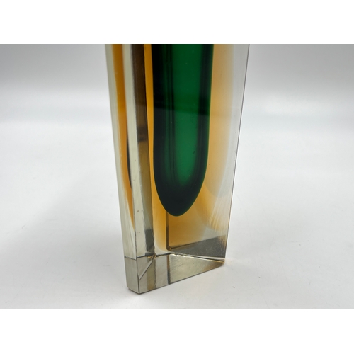 327 - A mid 20th century Murano Sommerso green glass triangular vase - approx. 15cm high