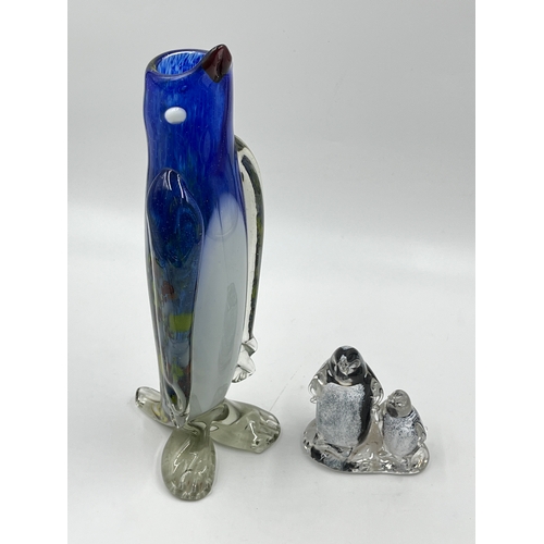 349C - Two pieces of art glassware, one Murano penguin vase - approx. 29cm high and one penguin group figur... 