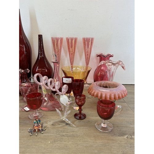 367 - A collection of glassware to include Victorian cranberry glass bowl, Royal Scot cranberry glass twin... 