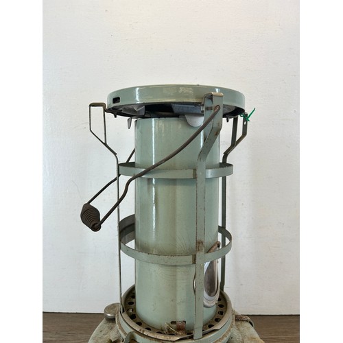 454B - A mid 20th century Aladdin blue flame paraffin lamp/heater