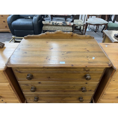 86 - A pine chest of drawers - approx. 90cm high x 81cm wide x 45cm deep