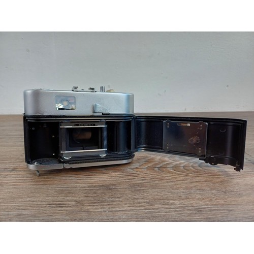 538 - A cased early 1960s Voigtländer Vitomatic IIa 35mm rangefinder camera fitted with Color-Skopar 1:2.8... 