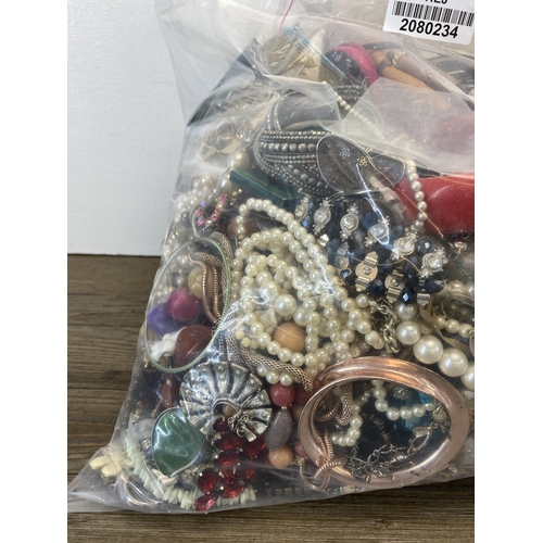 373 - Approx. 10kg of assorted costume jewellery