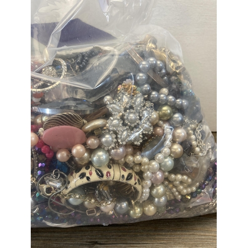 378 - Approx. 10kg of assorted costume jewellery