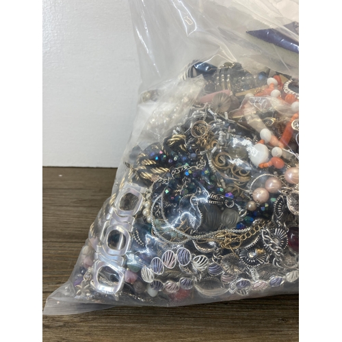 378 - Approx. 10kg of assorted costume jewellery