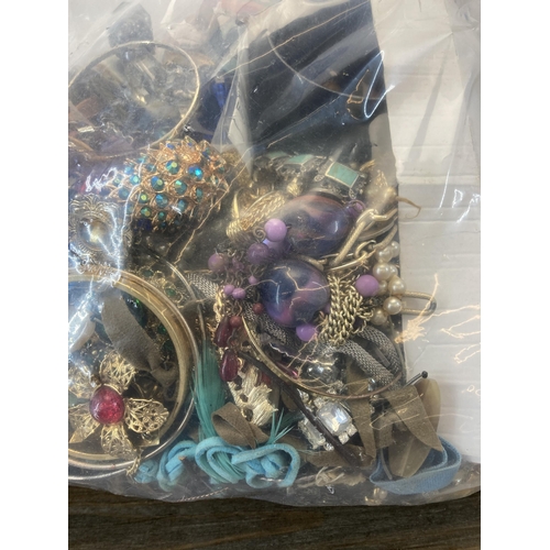 379 - Approx. 10kg of assorted costume jewellery