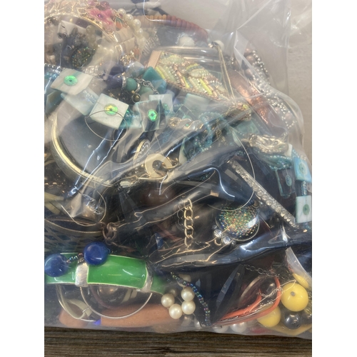 381 - Approx. 10kg of assorted costume jewellery