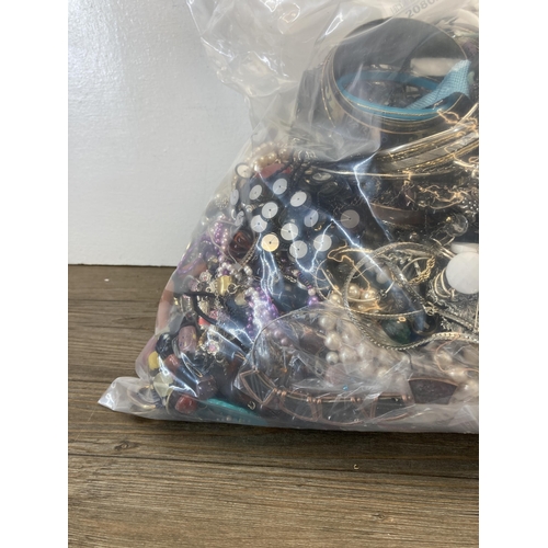 419 - Approx. 10kg of assorted costume jewellery