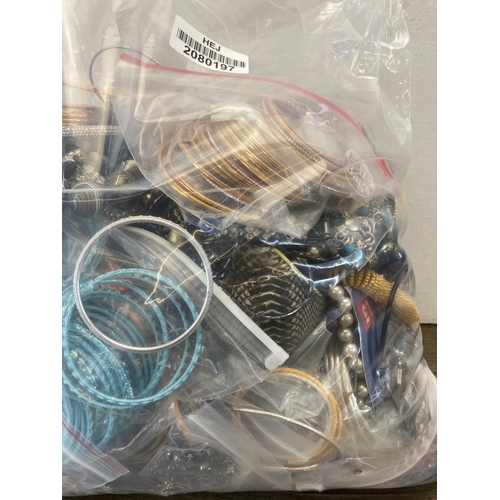 423 - Approx. 10kg of assorted costume jewellery