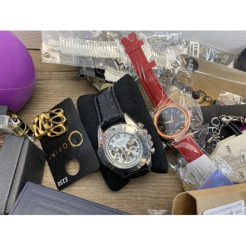 423D - A collection of mostly boxed quartz wristwatches to include Philip Mercier, Oasis, Nomination, Slapp... 