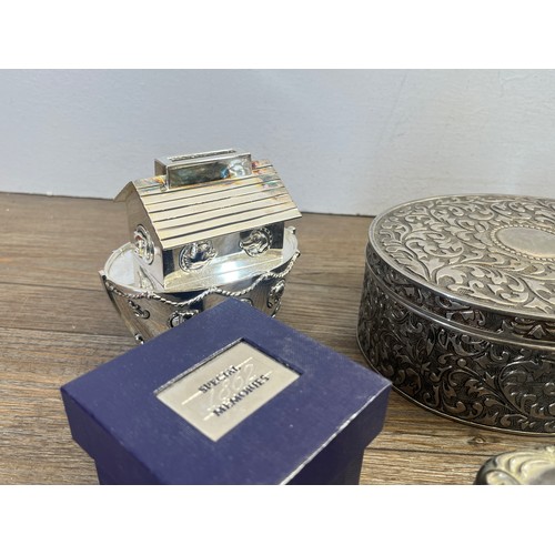 315A - A collection of metal boxes to include money box, trinket box etc.