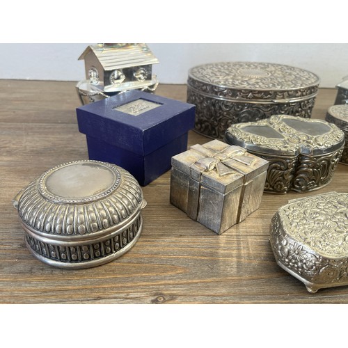 315A - A collection of metal boxes to include money box, trinket box etc.