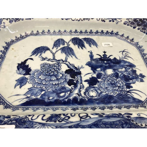 257 - An 18th/19th century Chinese blue and white porcelain serving dish - approx. 28cm x 39cm