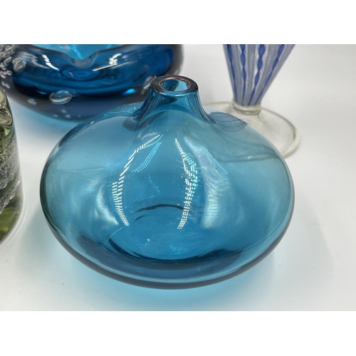 206 - Five pieces of art glassware to include Murano Venetian Latticino ewer - approx. 22cm high, Murano V... 