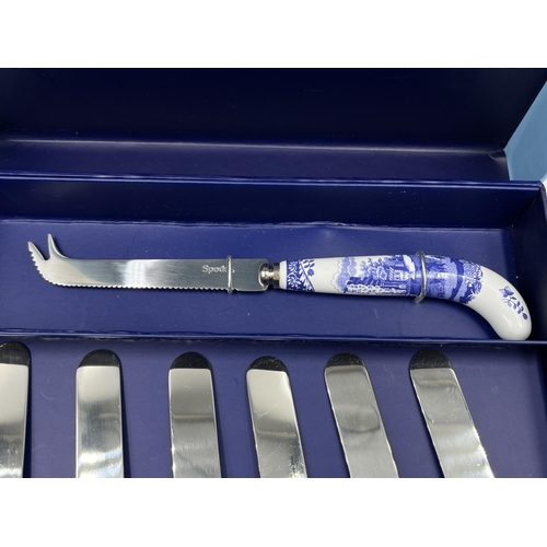 211 - A boxed Spode Blue Italian cheese knife and spreaders set