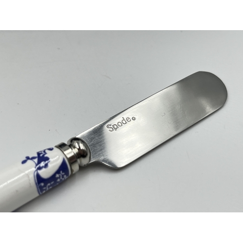 211 - A boxed Spode Blue Italian cheese knife and spreaders set