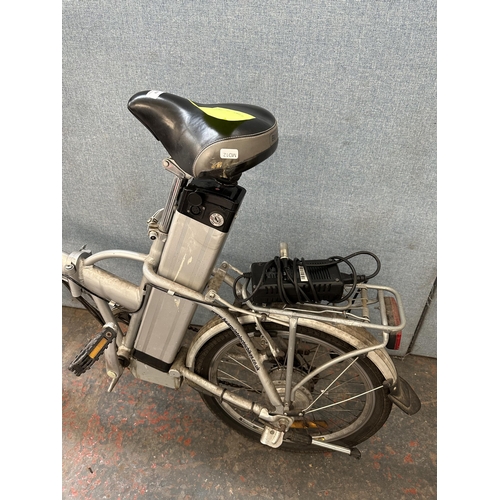 809 - A Bearprint electric bike with battery, charger and key