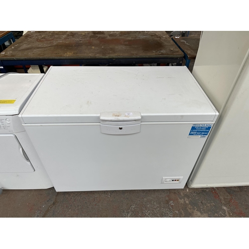 773 - A Beko CF1100PW free-standing large capacity chest freezer - approx. 85cm high x 110cm wide x 69cm d... 