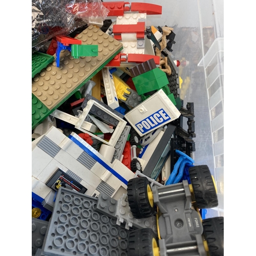 397 - A collection of assorted lego