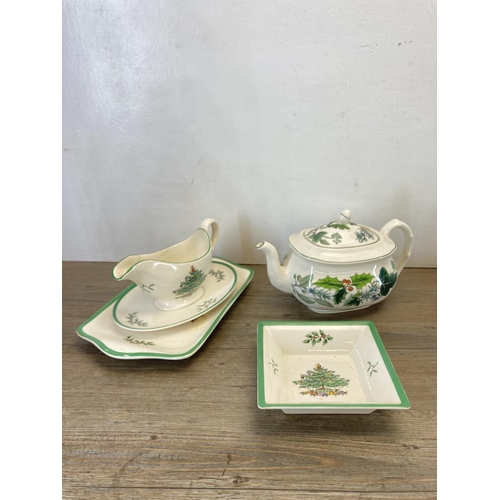 268 - A collection of Spode dinnerware to include Green Garland teapot and dinnerplate, Christmas Tree etc... 