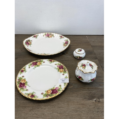 318 - A collection of Royal Albert bone china to include Old Country Roses, Lavender Rose etc.