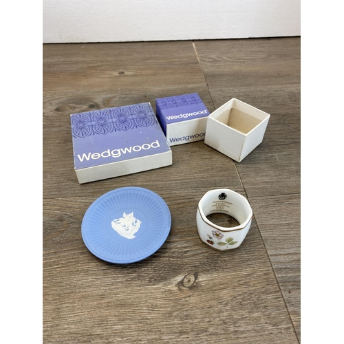 320 - A collection of Wedgwood pottery to include pale blue Jasperware, Millennium Collection cups and sau... 