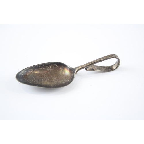 2310 - A Georgian hallmarked sterling silver baby spoon - approx. 9.5cm and 15g